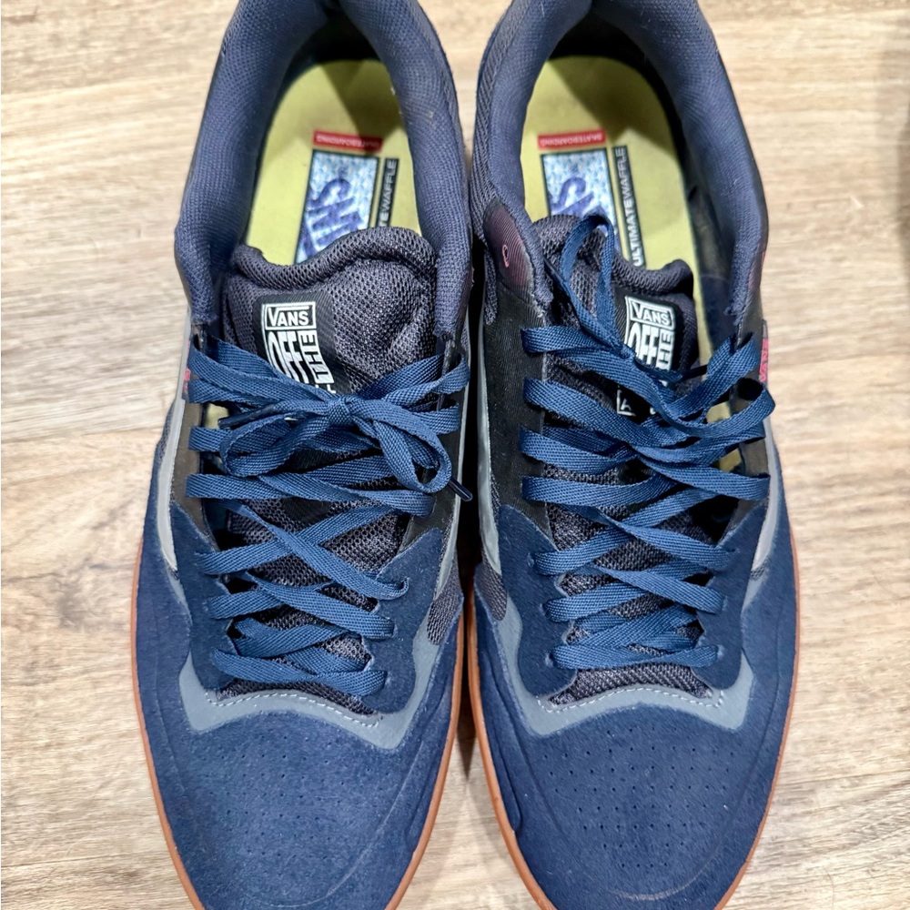 Vans AVE 2.0 Men's Navy and Charcoal Sneakers